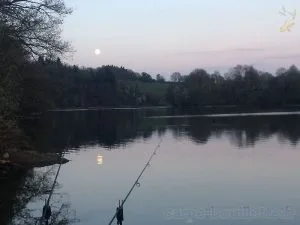 Pleine lune à Rabodanges.