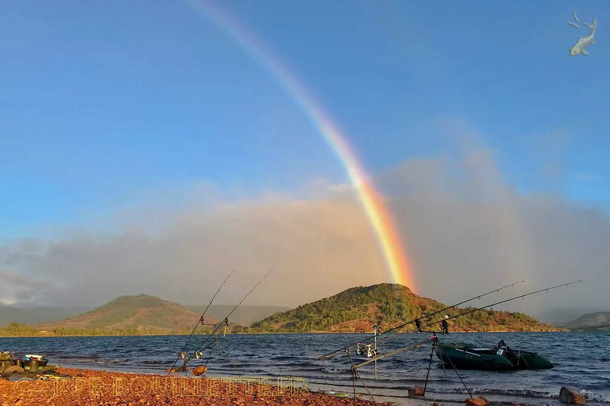 Arc-en-ciel au Salagou