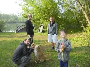 Les enfants devenus grands à la pêche Les enfants devenus grands à la pêche